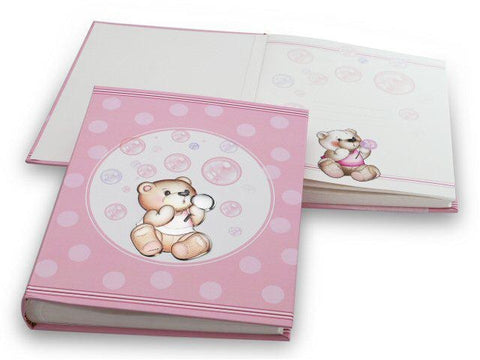 Album rosa con placca orsetto .
Dimensione album: cm 20 x h cm 25.
Album portafoto come articolo da regalo per la nascita, il battesimo di una bimba.