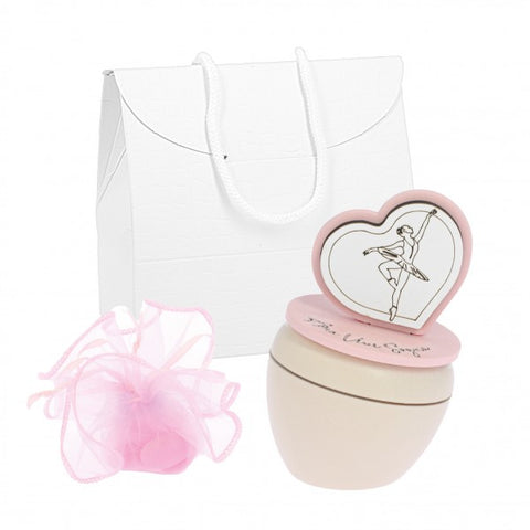 Bomboniera candela con cuore ballerina in legno rosa completa di confezione di confetti, bigliettino stampato e scatola a borsetta della linea.

Dimensione: dm 6 x h cm 10.

Candelina come bomboniera per  Comunione, Cresima.

Possibilità di modificare la confezione in base alla cerimonia.

Richiedere info.
