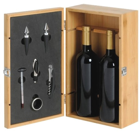 Scatola vino in legno per 2 bottiglie (non incluse) e 6 accessori vino acciaio/gommato nero.

Dimensione: cm 36.5 x cm 21 x cm 12.

Articolo da regalo per varie ricorrenze, compleanno.