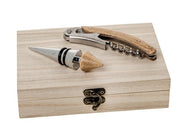 Bomboniera Set 2 accessori vino (cavatappi e tappo vino) in metallo e legno inseriti dentro la scatola di legno con possibilità di PERSONALIZZARLA completa di confezione di confetti.

Dimensione scatola: cm 15 x cm 10.5 x h cm 4.

Set vino come bomboniera matrimonio, anniversario di matrimonio oppure come articolo da regalo.

Richiedere info per e-mail.