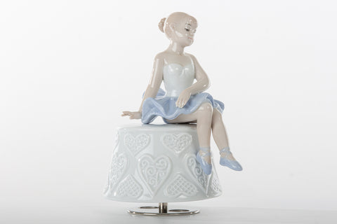 Carillon ballerina seduta in porcellana