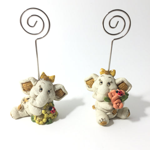 Bomboniera Memoclip elefante in resina colorata in 2 modelli assortiti in OFFERTA.

Dimensione: cm 5 x cm 3 x h 11 compreso il memo.

Il prezzo si riferisce al singolo memoclip.

La vendita è assortita nei 2 modelli.